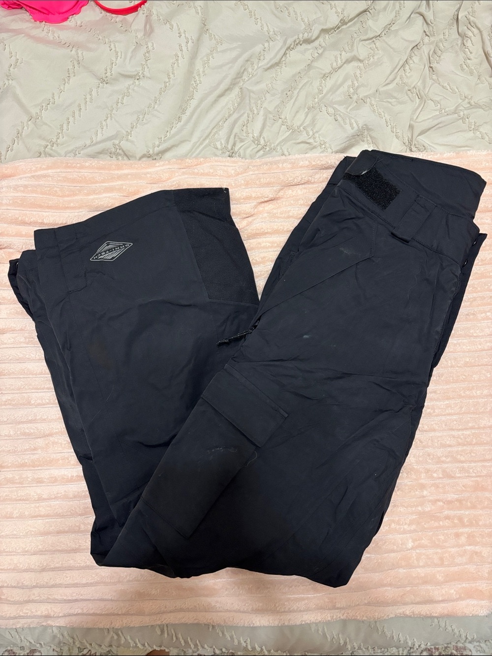 Men's Black Cargo Snow Pants with Secure Pockets